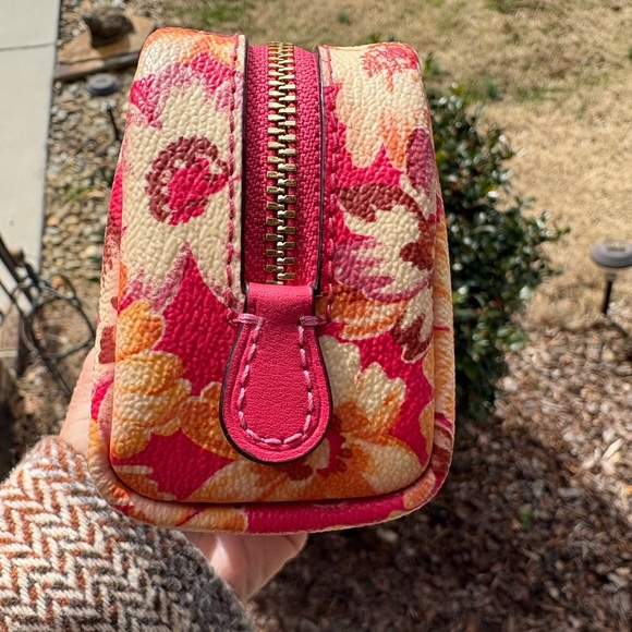 SOLD Coach Vintage Daisy mini pouch EUC SOLD - Picture 3 of 12